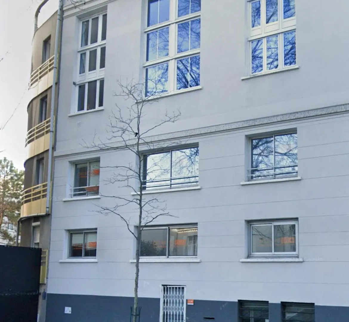Eclectic In Near Montmartre Apartment Paris